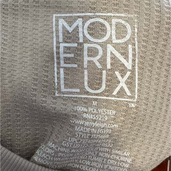 NWT BUNDLE of 3 Light Crew Sweatshirts from MODERNLUX 🌷Size M (1) and L (2) 🌷 - Picture 5 of 14